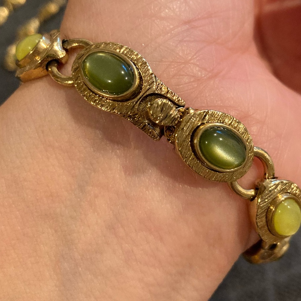 Green/Textured Gold Set - Picture 8 of 8